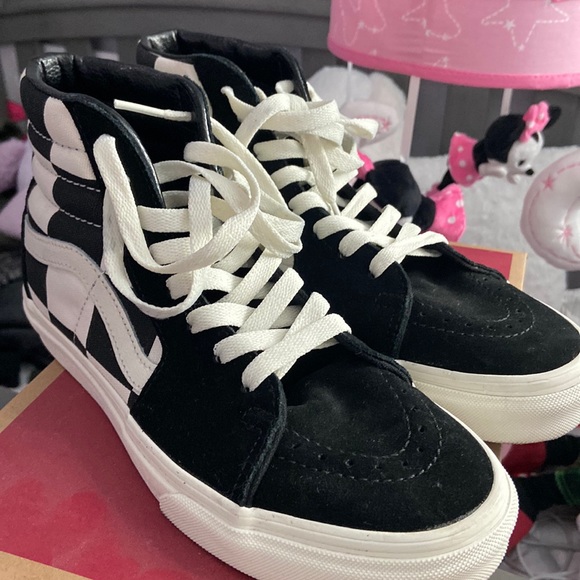 Vans - Picture 1 of 4